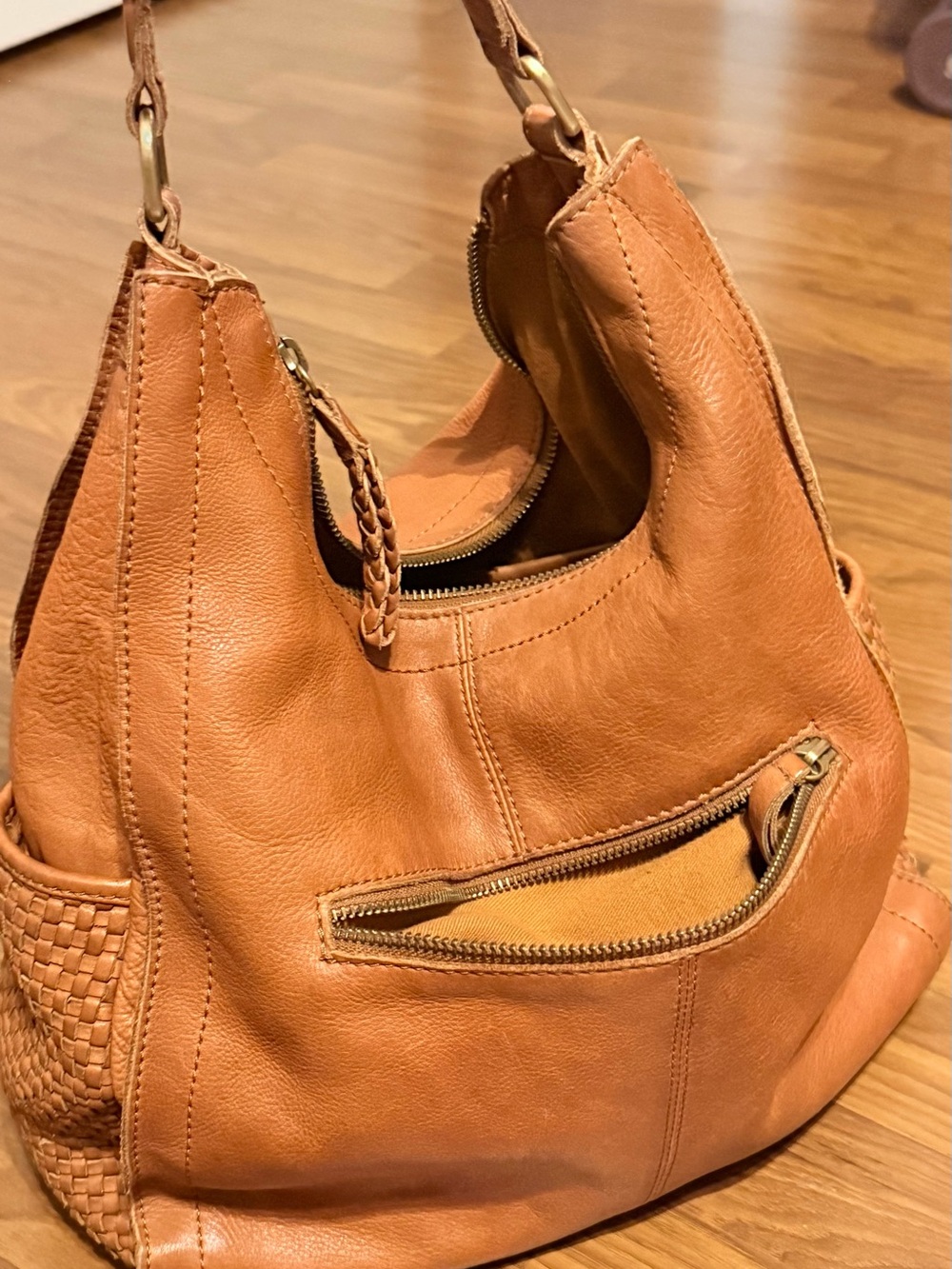 Leather Hobo Shoulder Bag in Tan